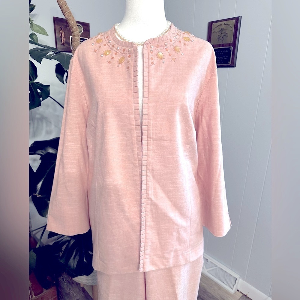 #6). Alfred dunner pink set with stone decorated jacket & elastic back pants